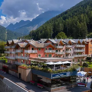 **** Aparthotel Adamello Itálie