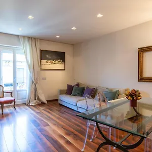 Apartment Porta Venezia- Design Apartment, 2-bedrooms, Netflix, Wifi